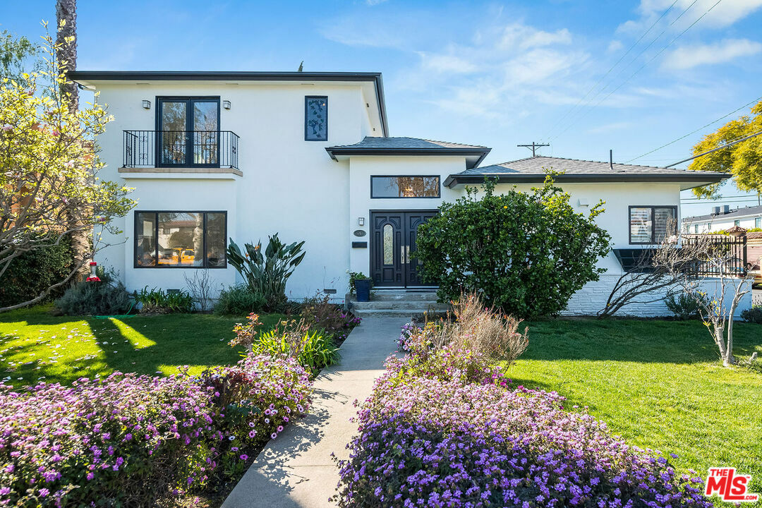 547  N Highland Ave  Los Angeles CA 90036 photo