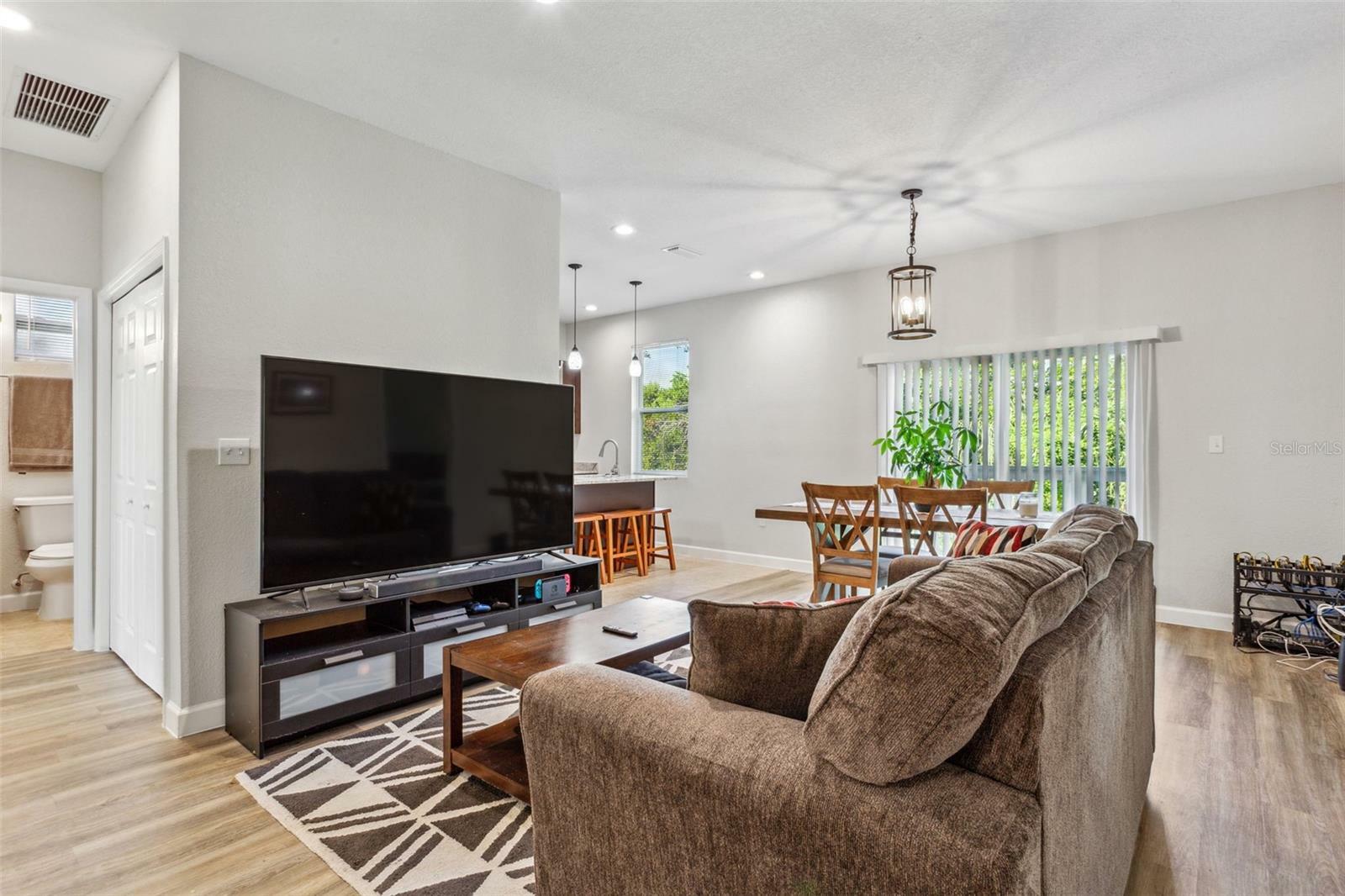 Property Photo:  4408 N Troy Street  FL 33610 