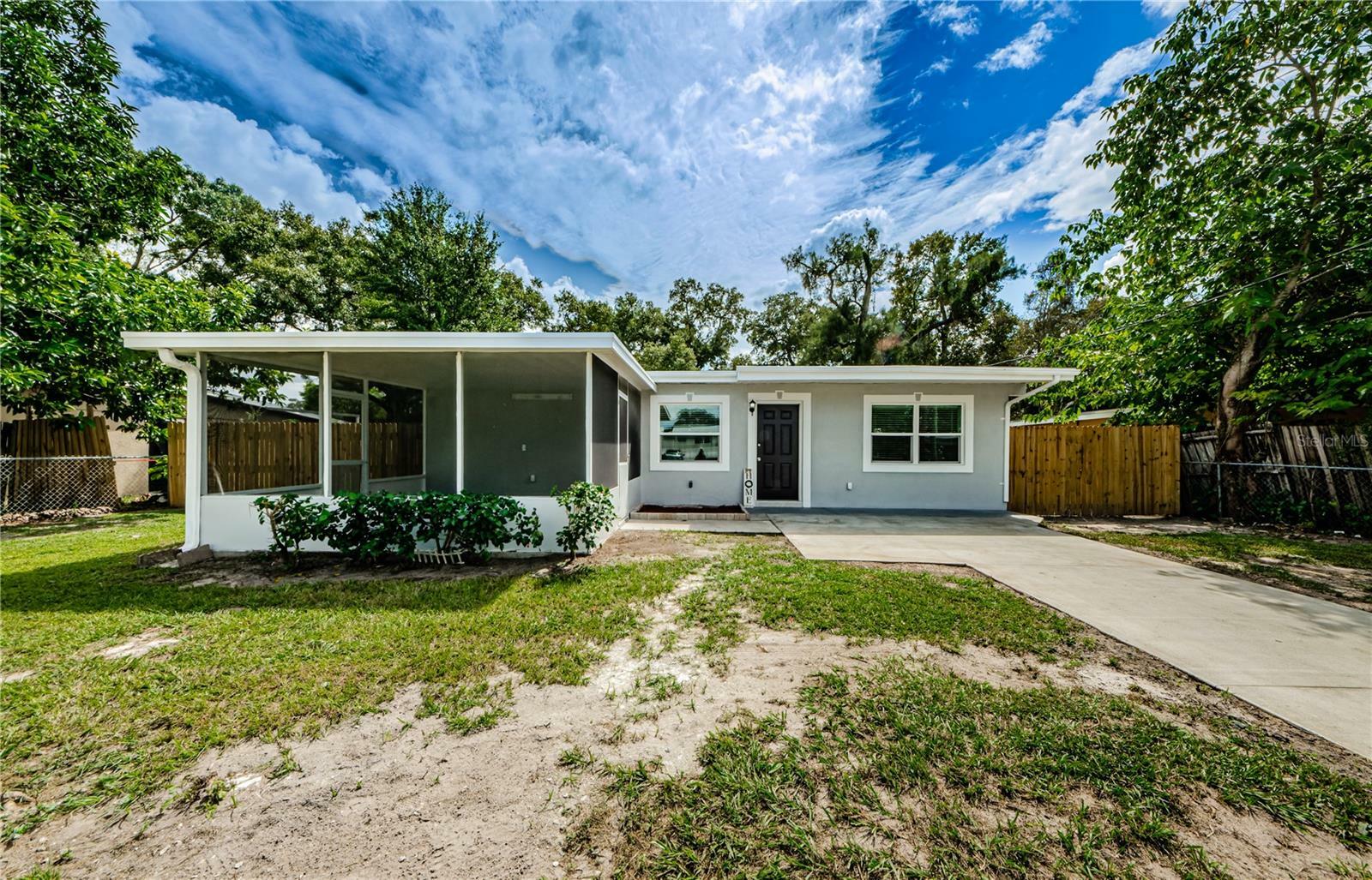 Property Photo:  7707 Coral Vine Lane  FL 33619 