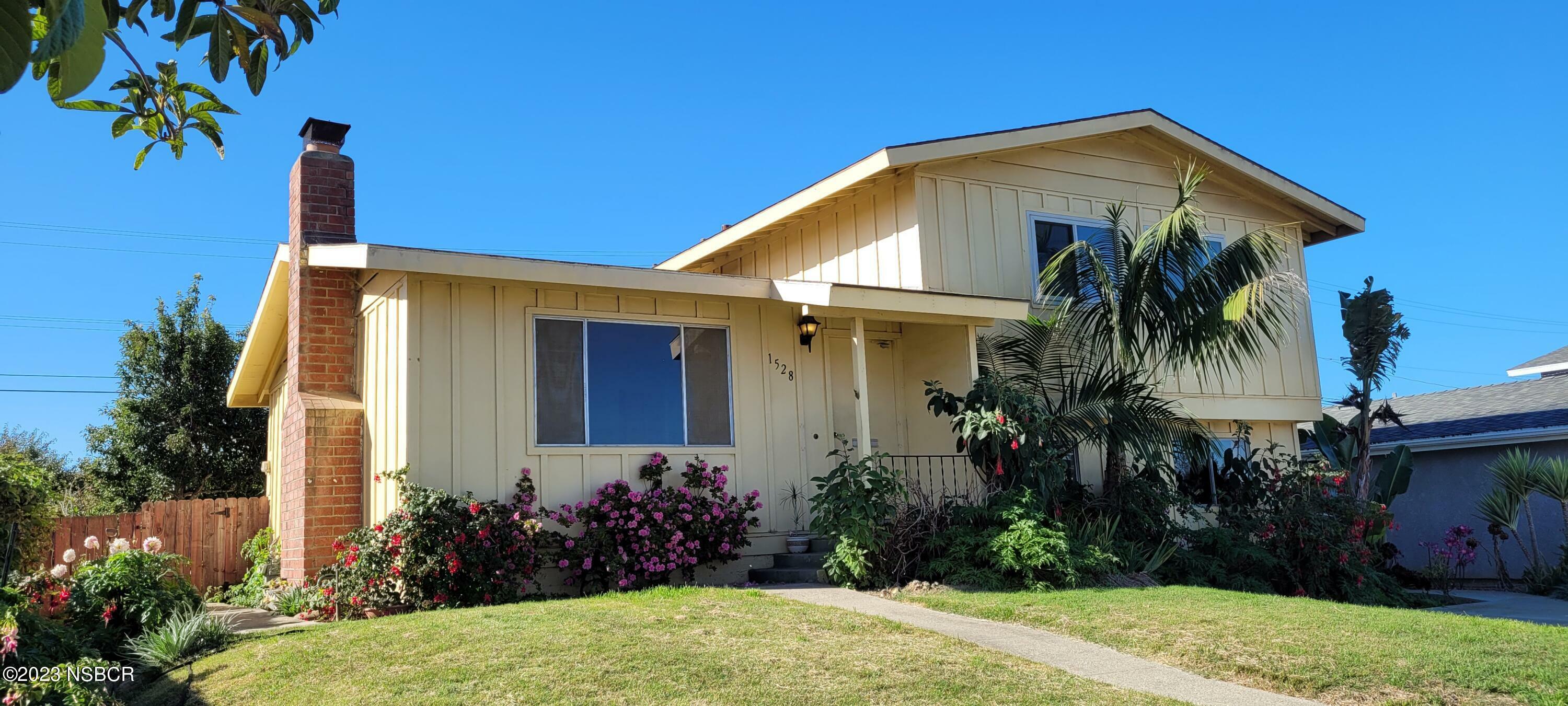 Property Photo:  1528 W Cherry Avenue  CA 93436 