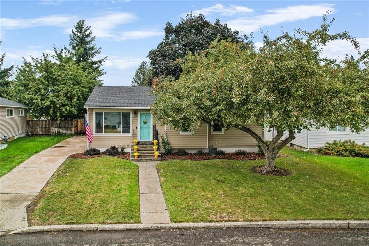 Property Photo: 5809 N Bemis St WA 99205