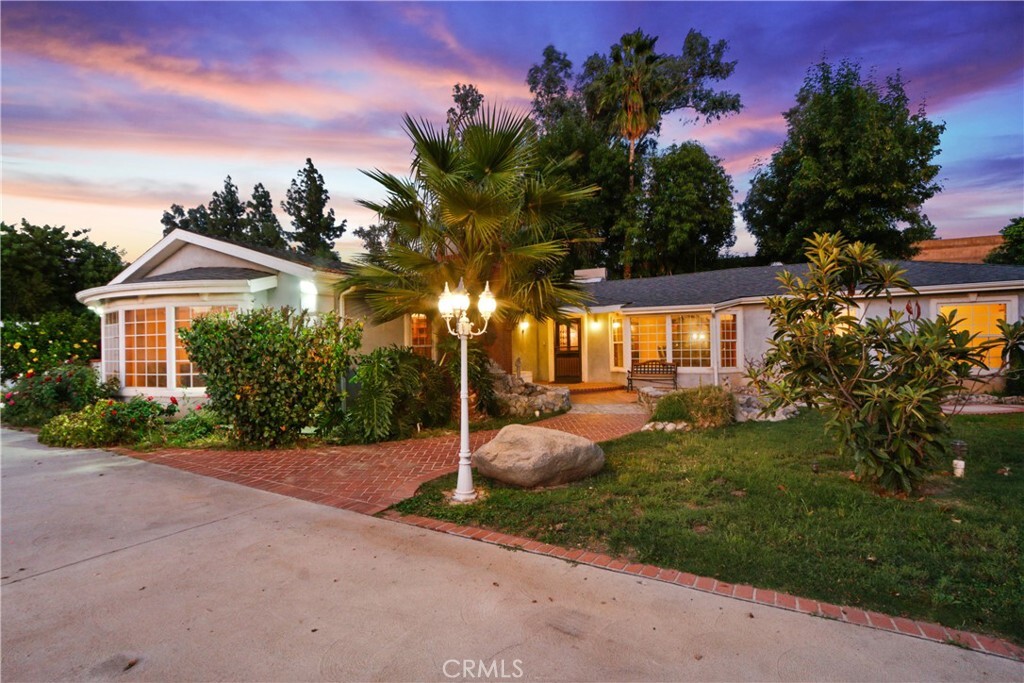 Property Photo:  9206 Aqueduct Avenue  CA 91343 