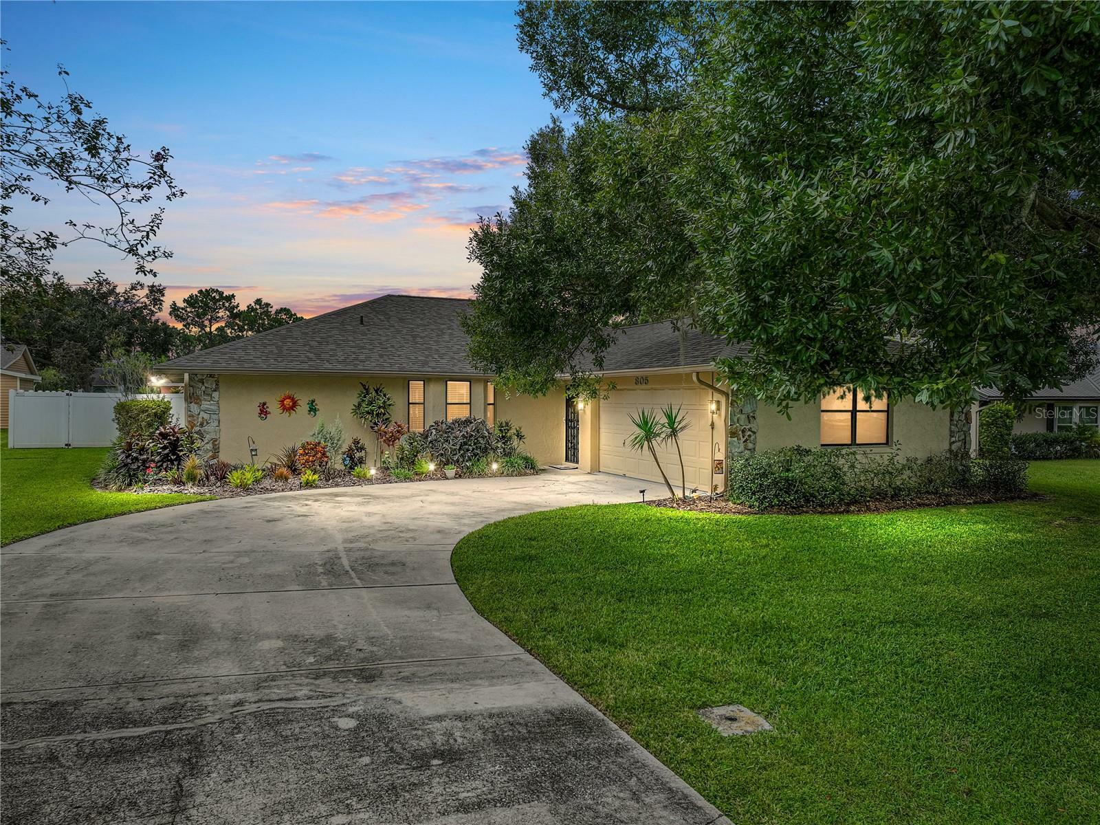 Property Photo:  805 Scott Lake Village N  FL 33813 