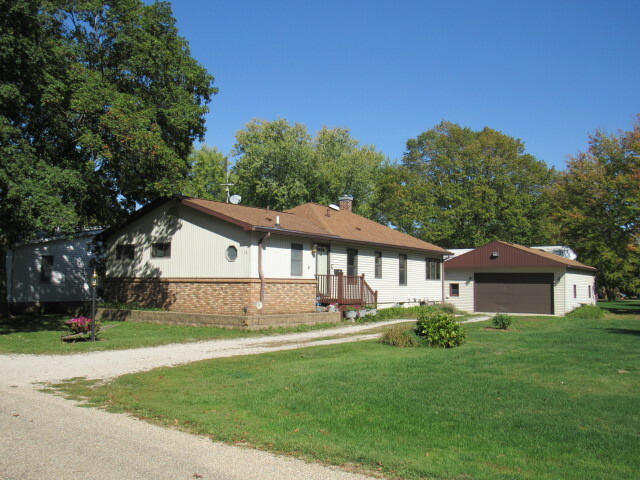 Property Photo:  112 N Kenney Street  IL 61749 