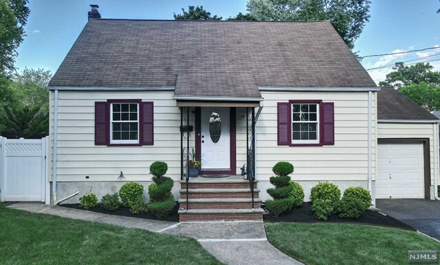 Property Photo:  739 Walnut Avenue  NJ 07016 