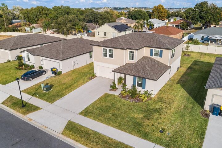 Property Photo: 1098 Oak Valley Drive FL 33823