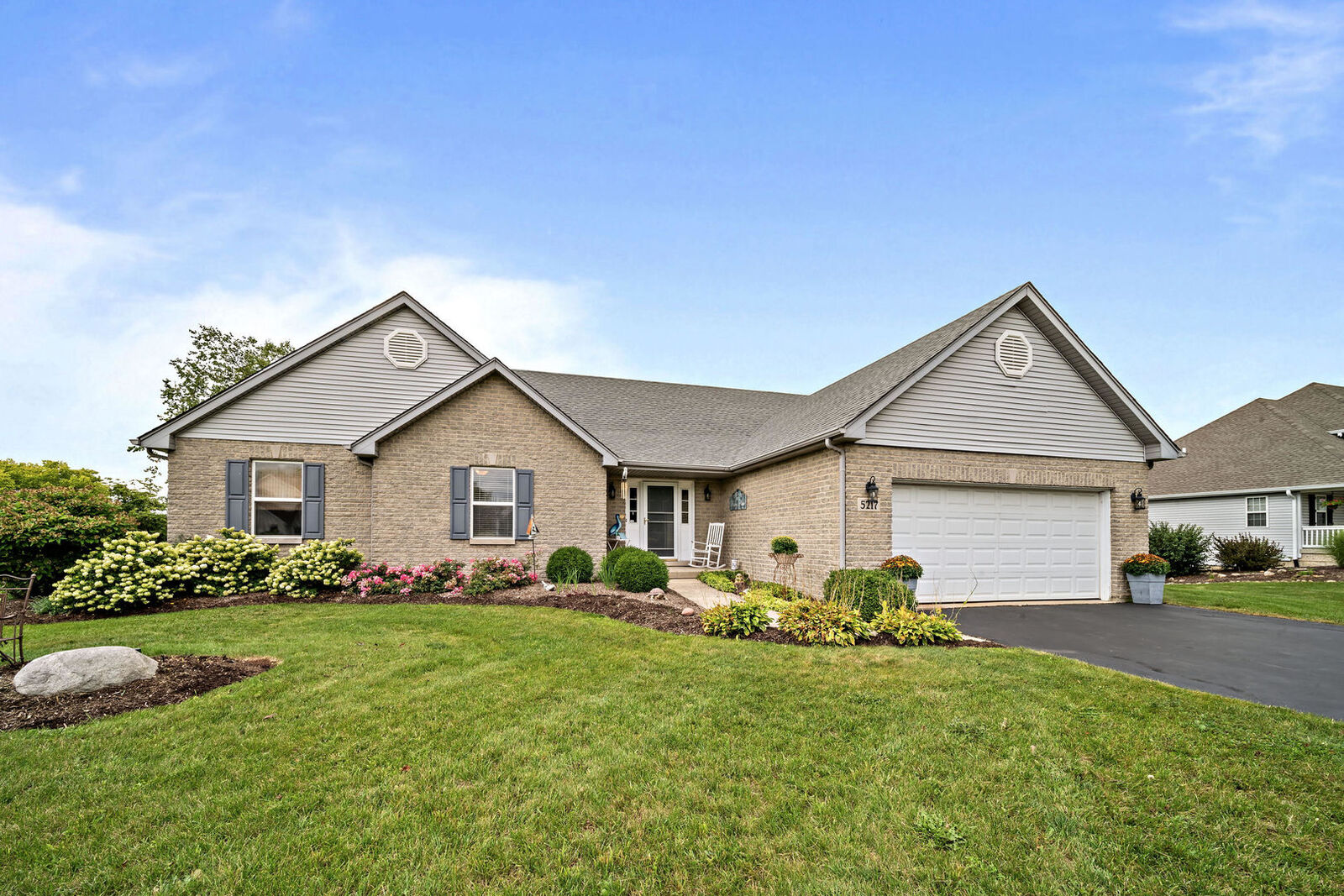 Property Photo: 5217 Autumn Way IL 60051
