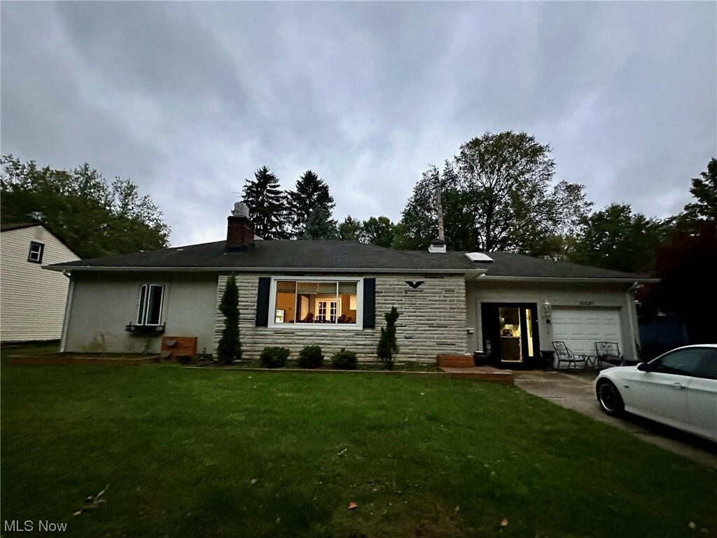 Property Photo:  10127 Eureka Parkway  OH 44130 