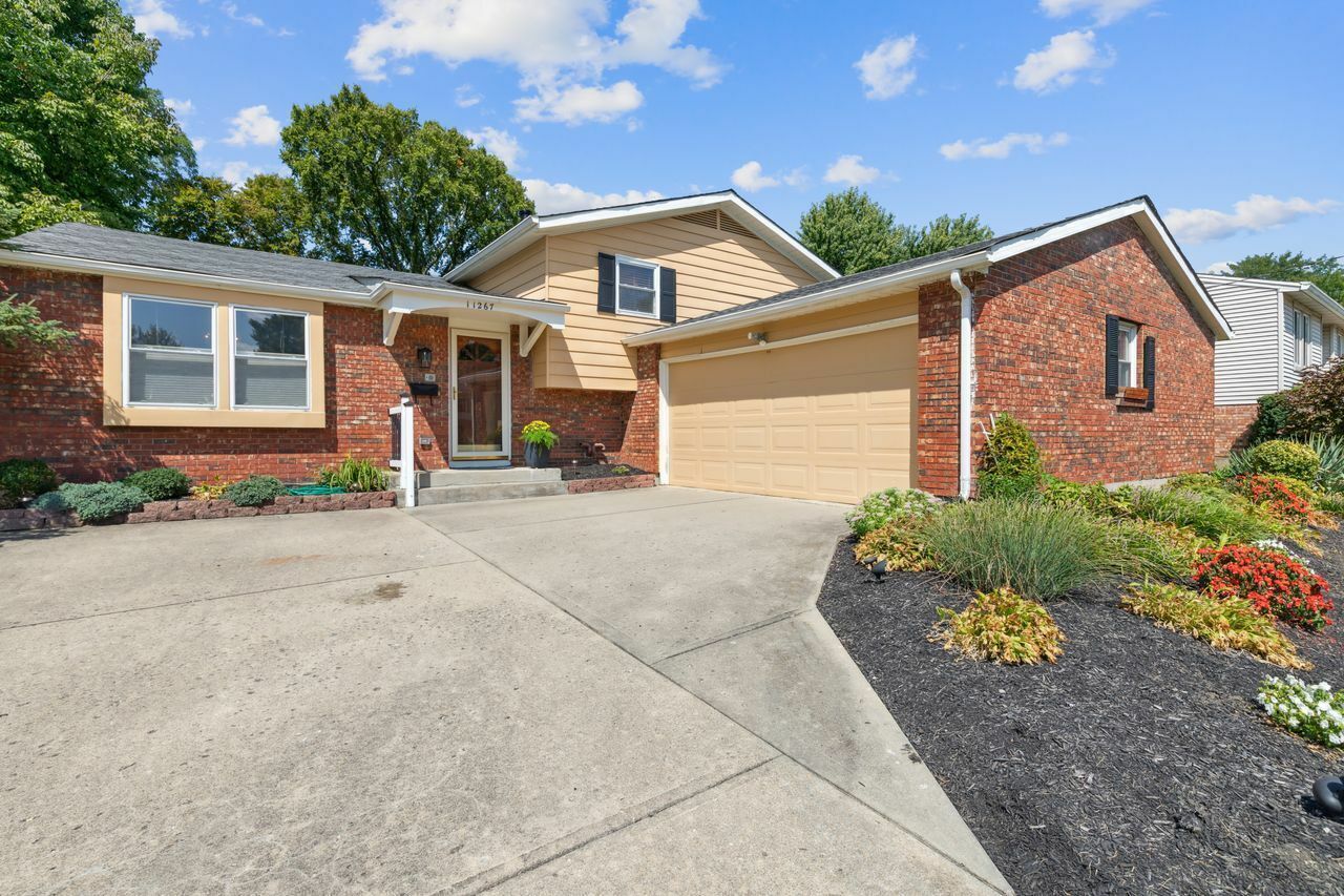 Property Photo: 11267 Lodgeview Court OH 45240