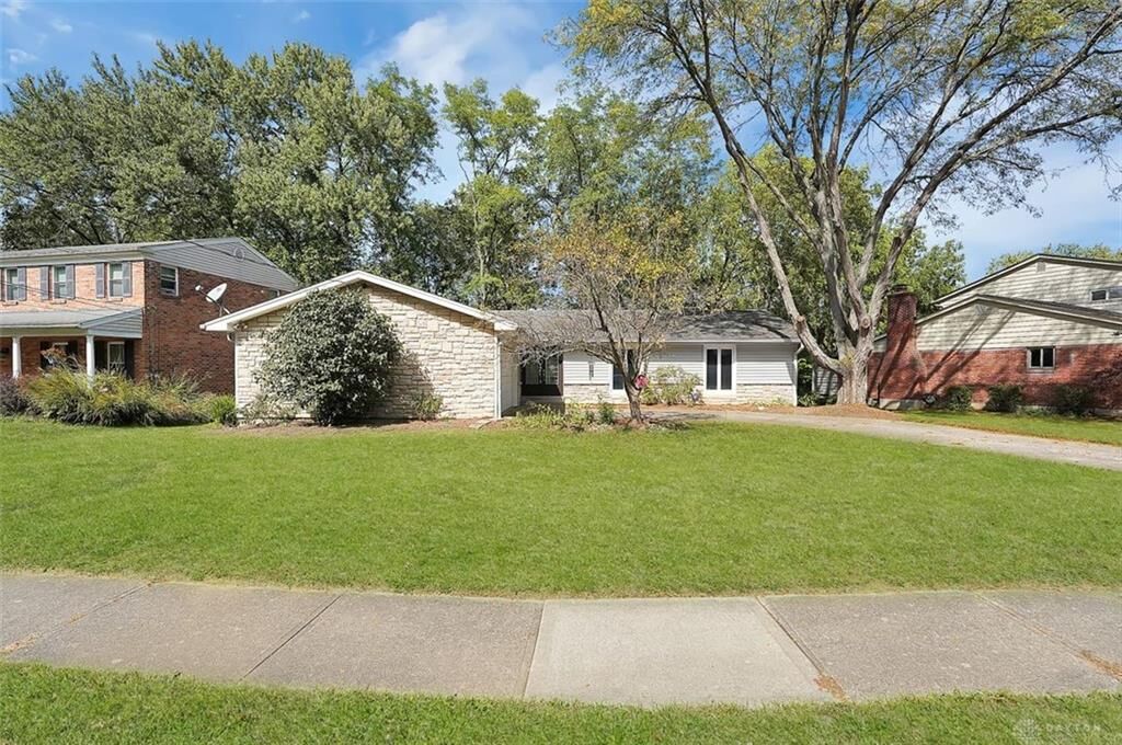 Property Photo: 1947 Gainsborough Lane OH 45230