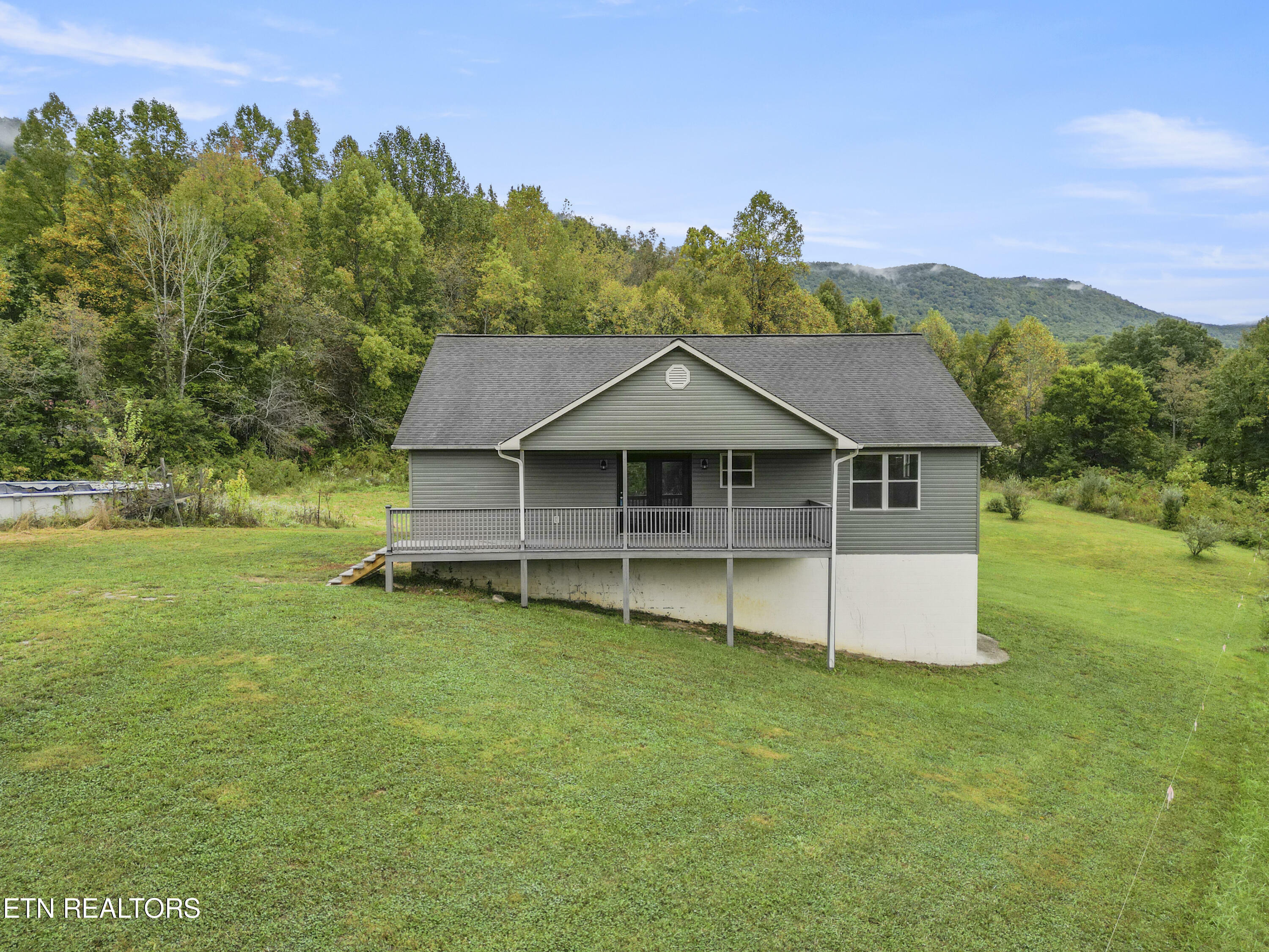 Property Photo: 184 Earl Woodson TN 37766