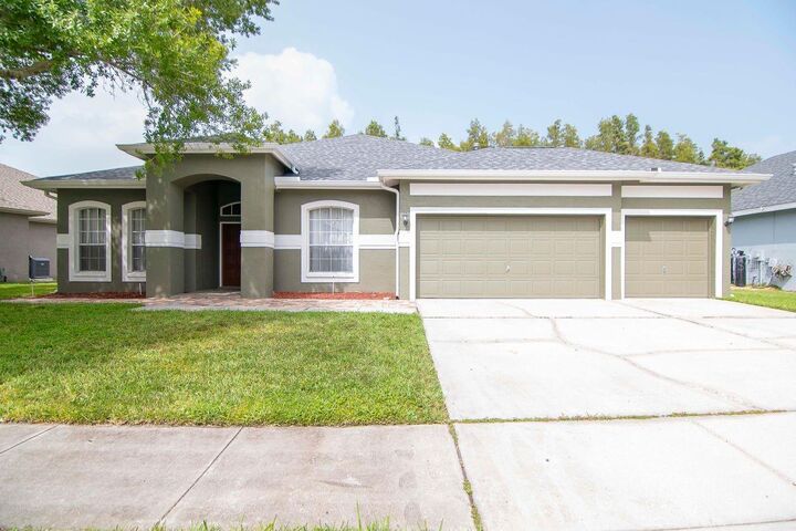 Property Photo:  28701 Falling Leaves Way  FL 33543 