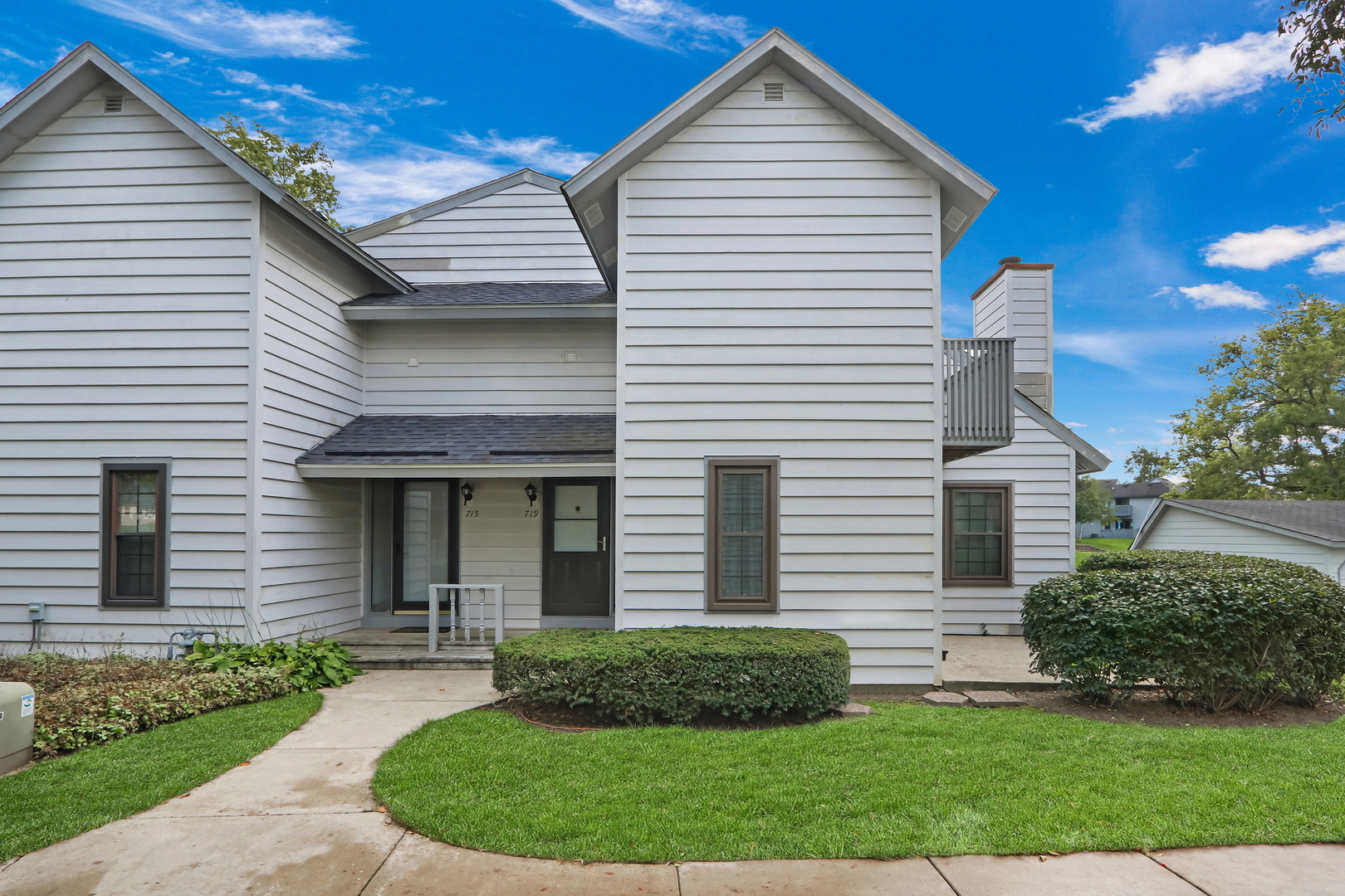 Property Photo: 719 Wakefield Road IL 60031