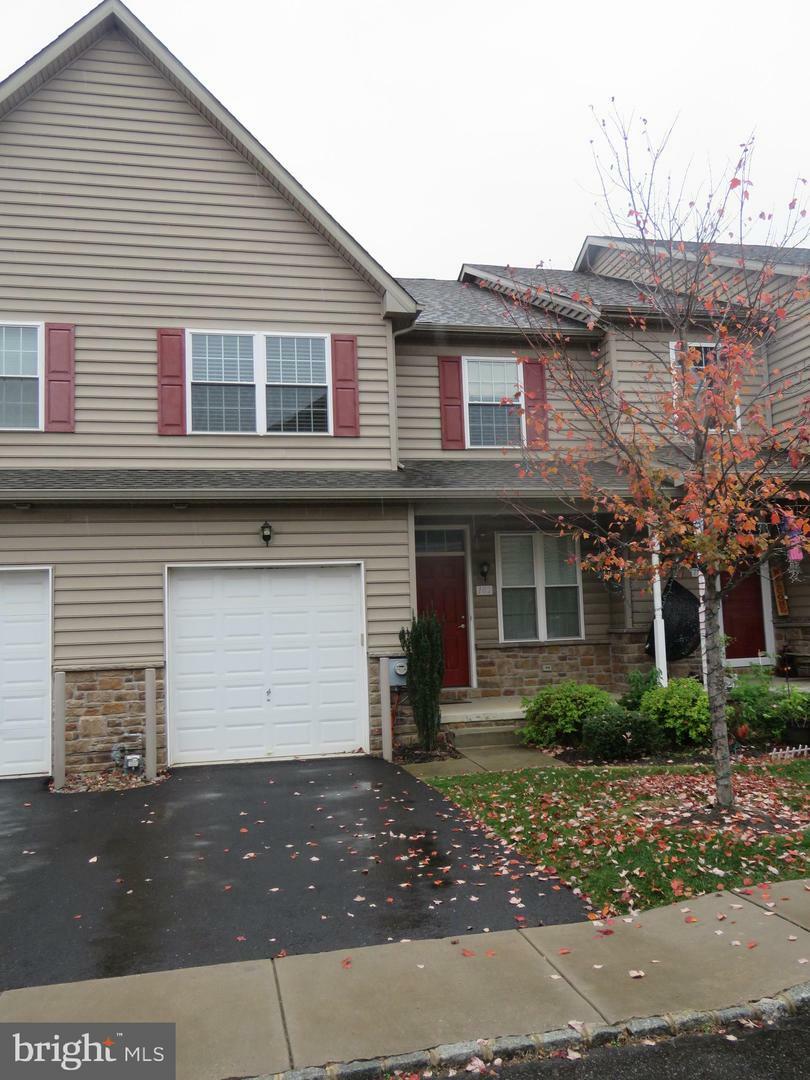 Property Photo:  102 Nicoles Way  PA 19067 