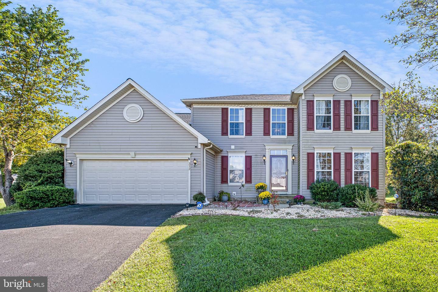 Property Photo:  312 Treetop Circle  DE 19701 