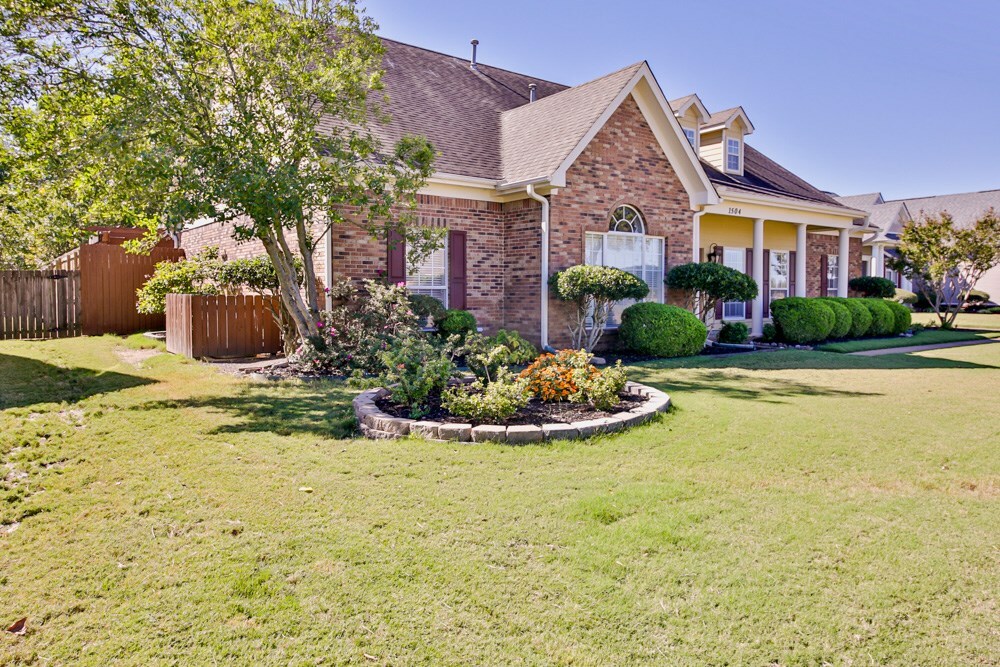 Property Photo:  1504 Barton Avenue  AR 72301 