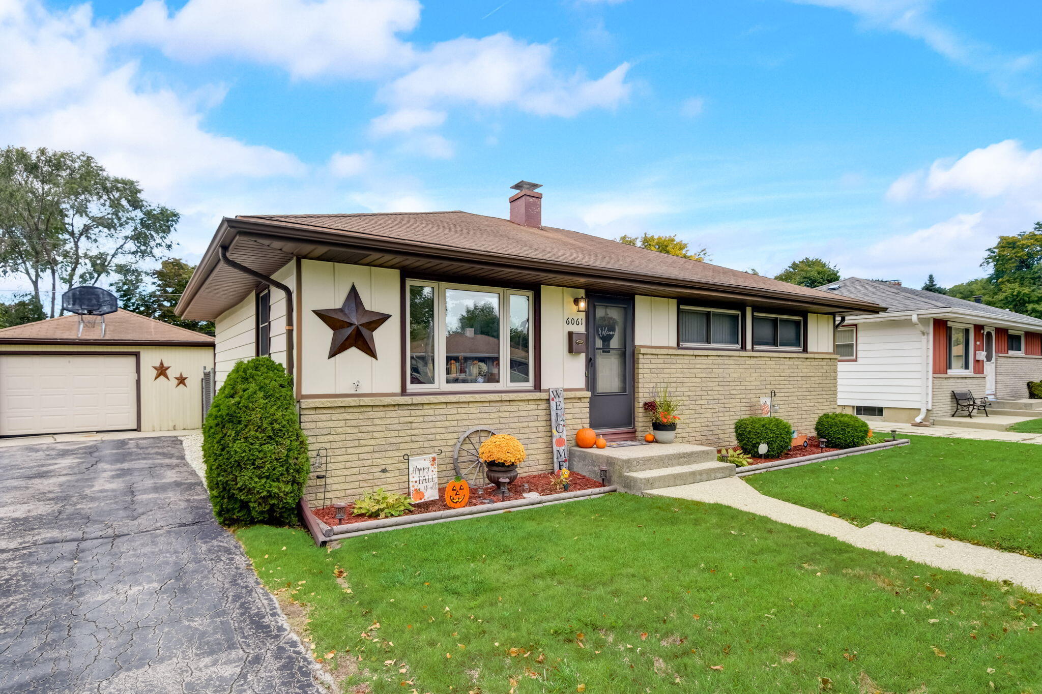 Property Photo: 6061 S Cory Ave WI 53110