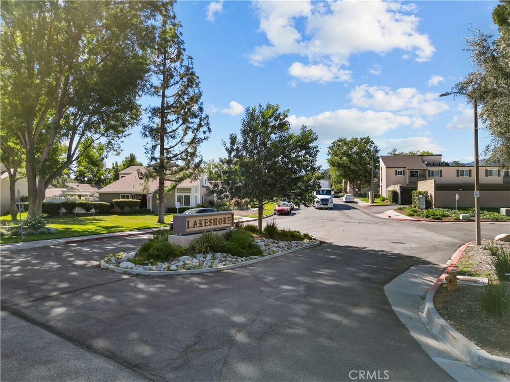 Property Photo:  24518 Nicklaus Drive O17  CA 91355 