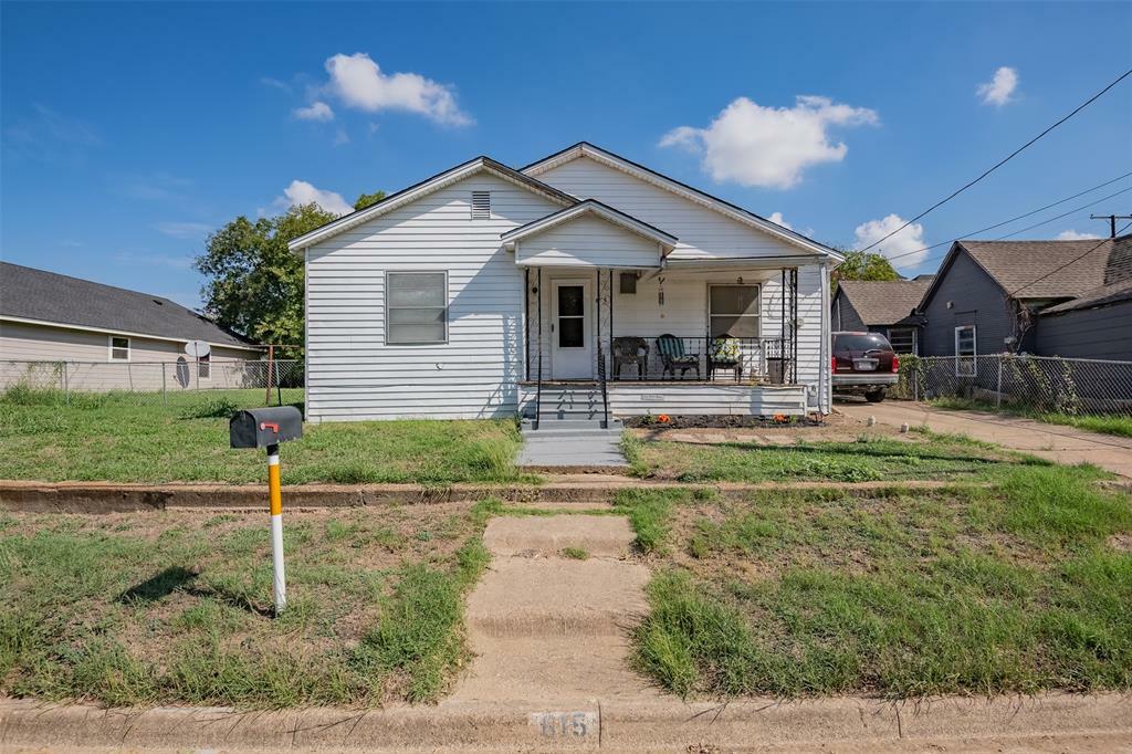 Property Photo:  615 Dr Martin Luther King Jr Boulevard  TX 75165 