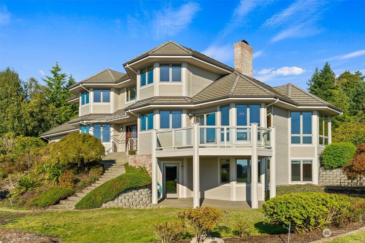 4 bed Fox Island home for sale 555 3rd Lane, Fox Island, WA 98333