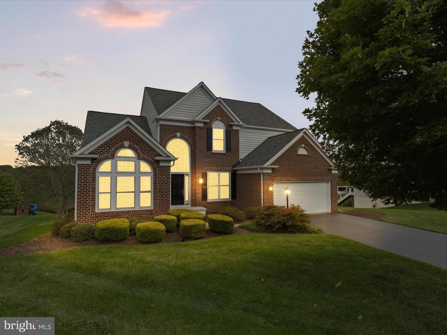 Property Photo: 7638 Movern Lane VA 20187