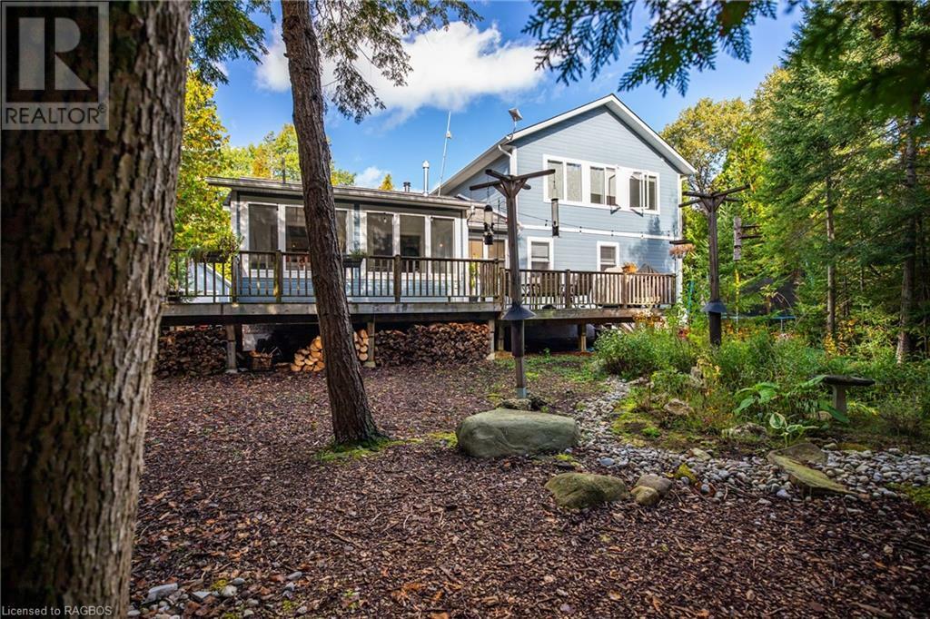 Property Photo: 160 Lakewood Country Lane ON N0H1W0