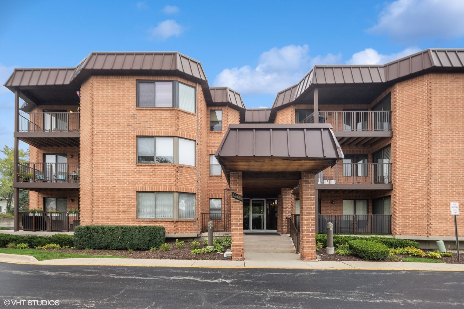 Property Photo: 6401 Clarendon Hills Road 211 IL 60527