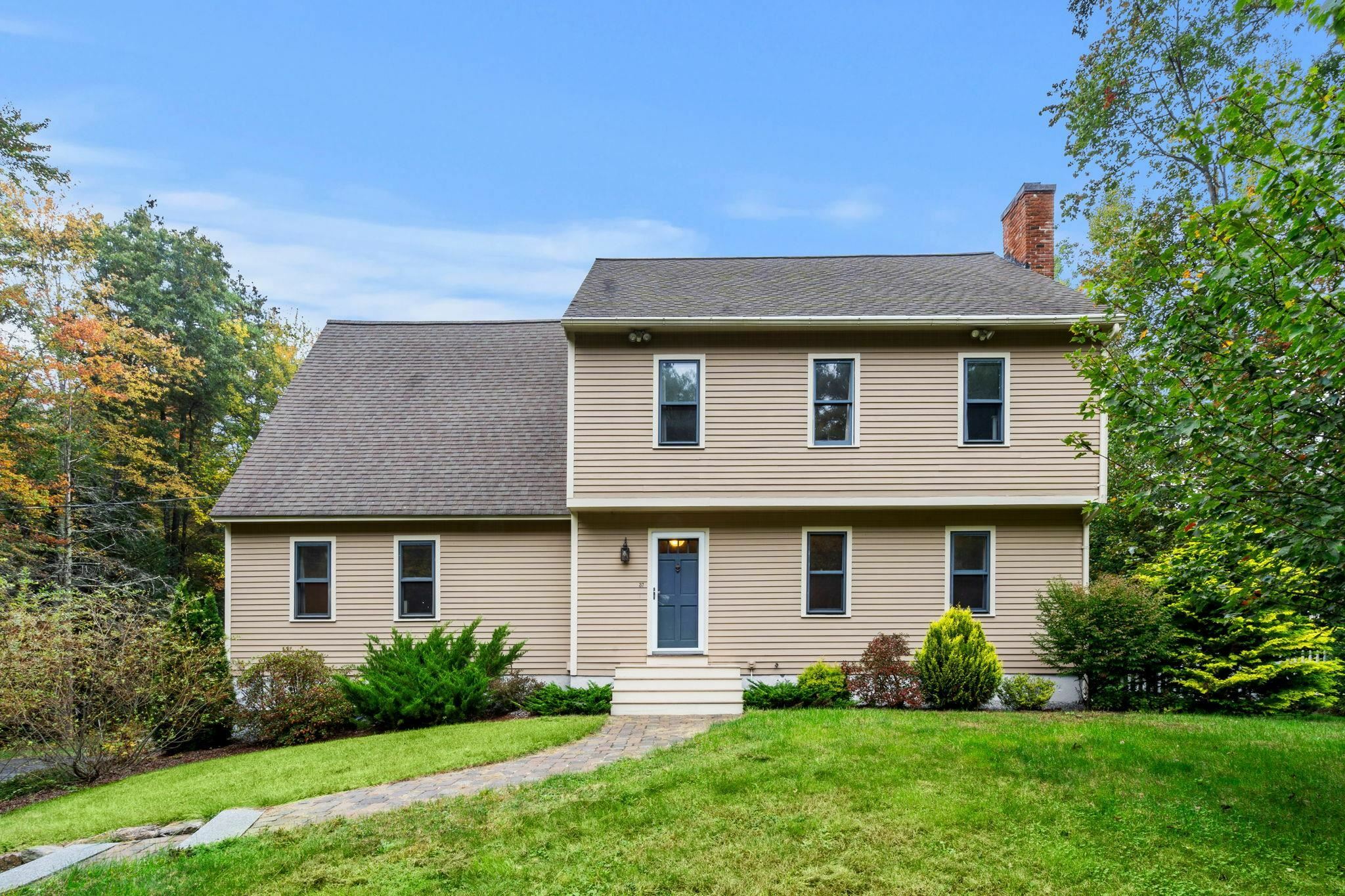 Property Photo:  37 Strawberry Hill Road  NH 03110 