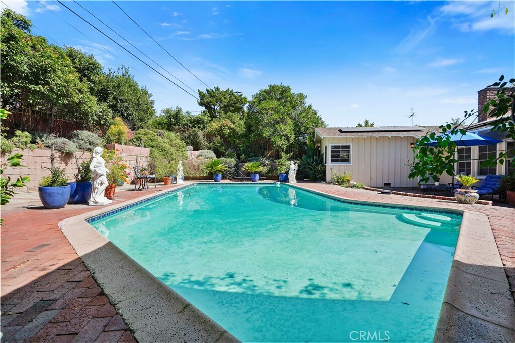 Property Photo:  16843 Liggett Street  CA 91343 