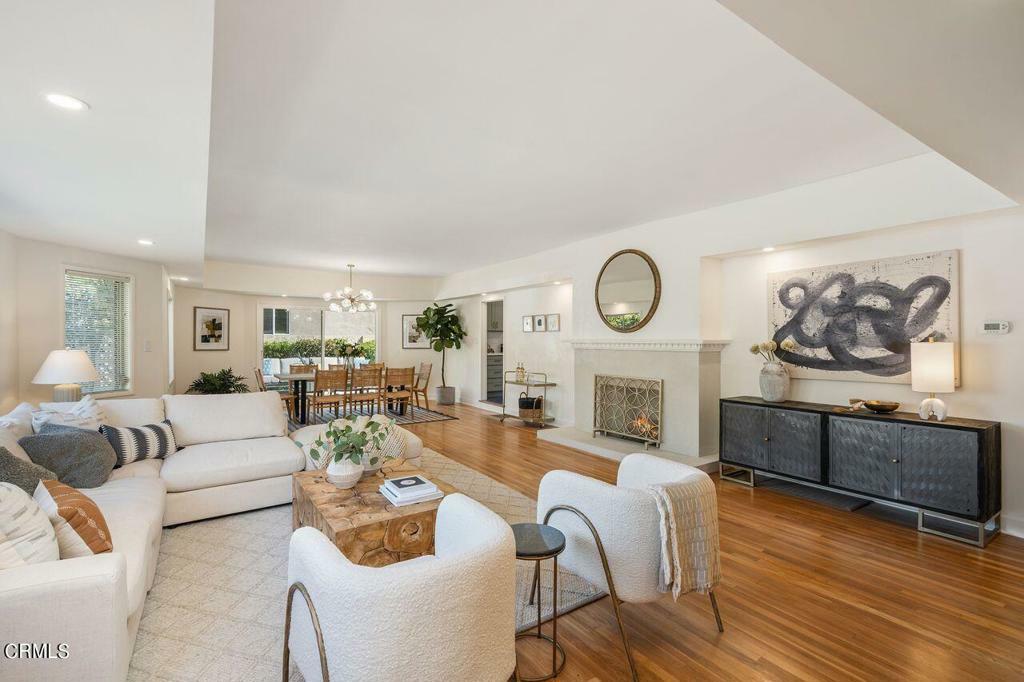 Property Photo: 2350 E Glenoaks Boulevard CA 91206