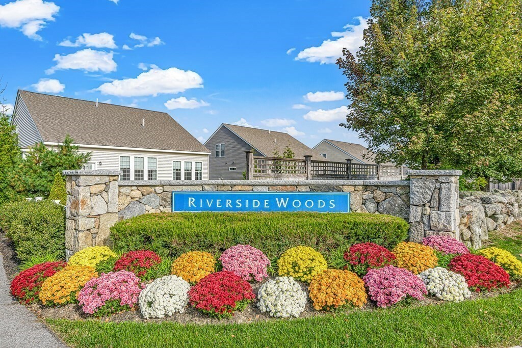 Property Photo: 2 Francis Dr 203 MA 01810