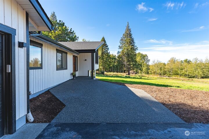 Property Photo:  5501 East Road  WA 98226 