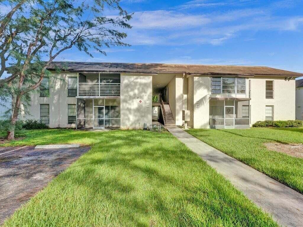 Property Photo:  423 N Laurel Drive 1805  FL 33063 