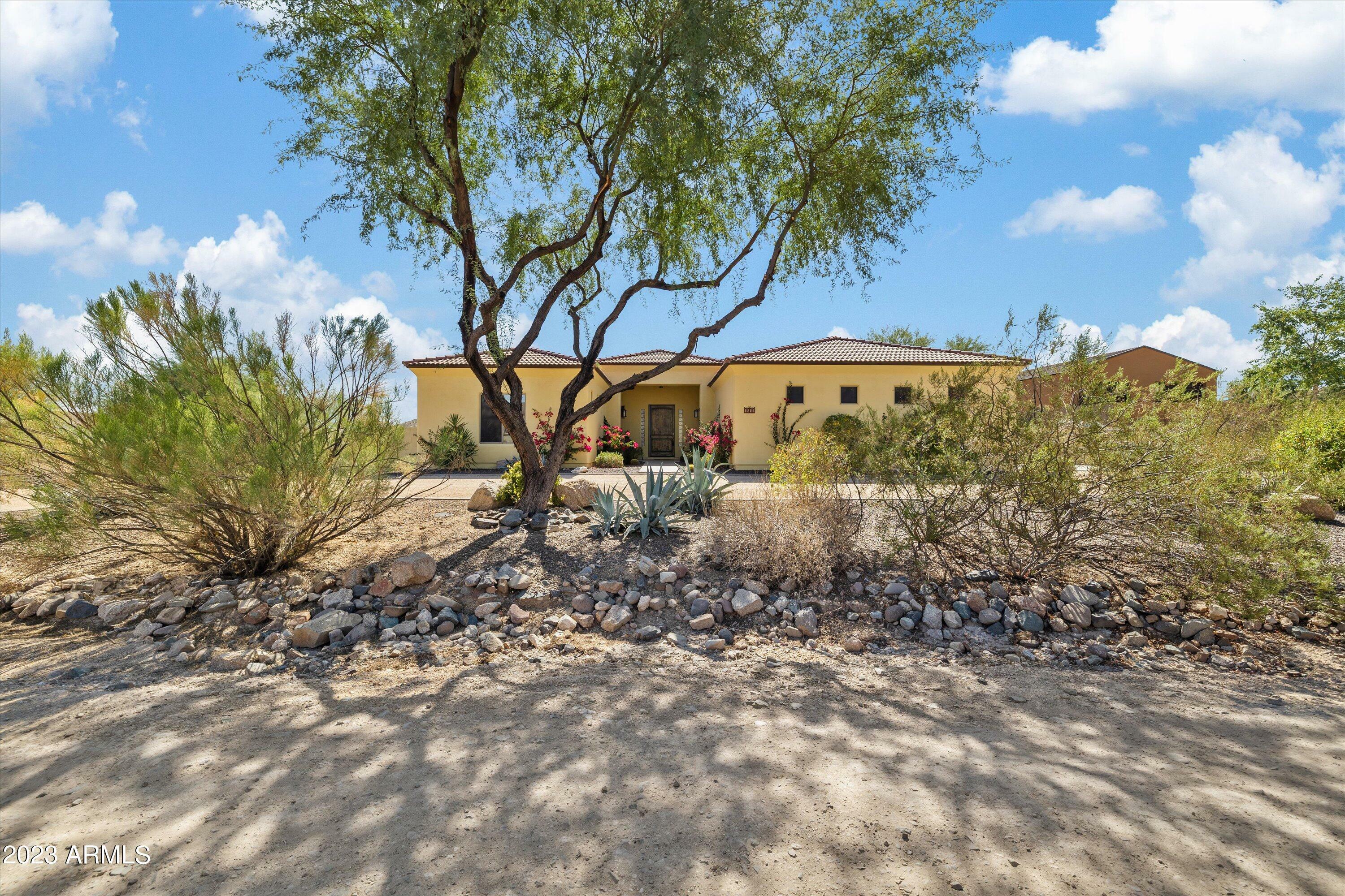 Property Photo:  1431 E Red Range Way  AZ 85085 