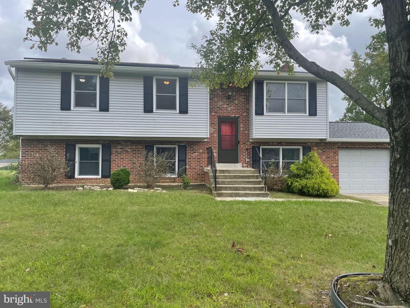 Property Photo:  818 New Orchard Place  MD 20774 
