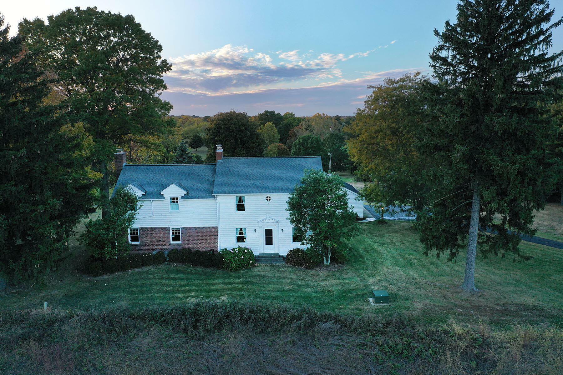 Property Photo: 7110 Worthington Road OH 43082