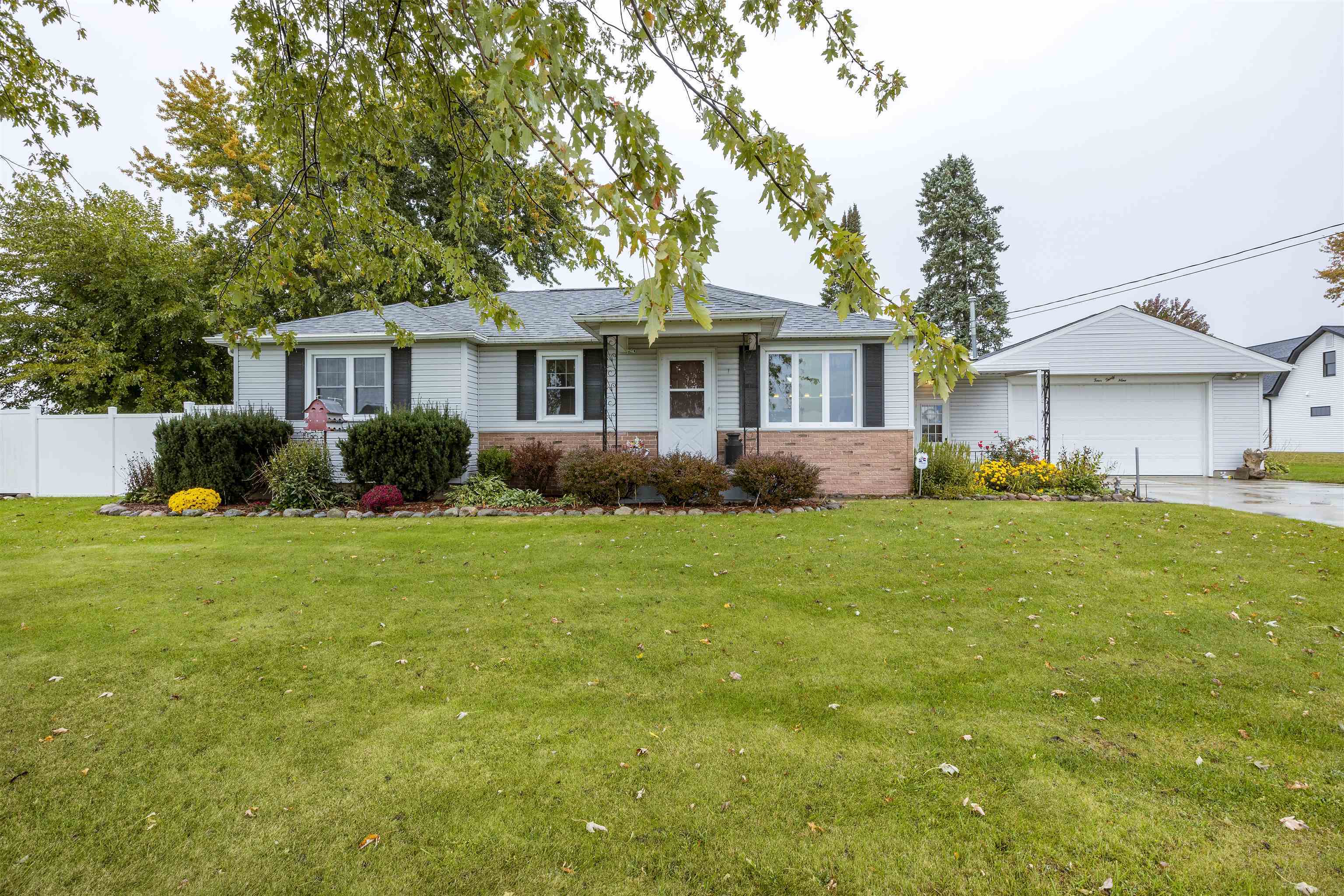 Property Photo:  439 E Wheeler  MI 48706 