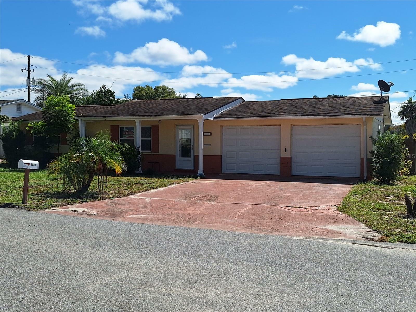 Property Photo:  5020 Farley Drive  FL 34690 