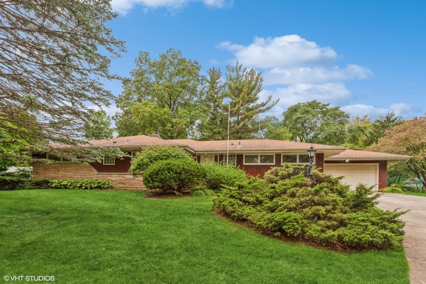 Property Photo: 1141 Dove Court IL 60540