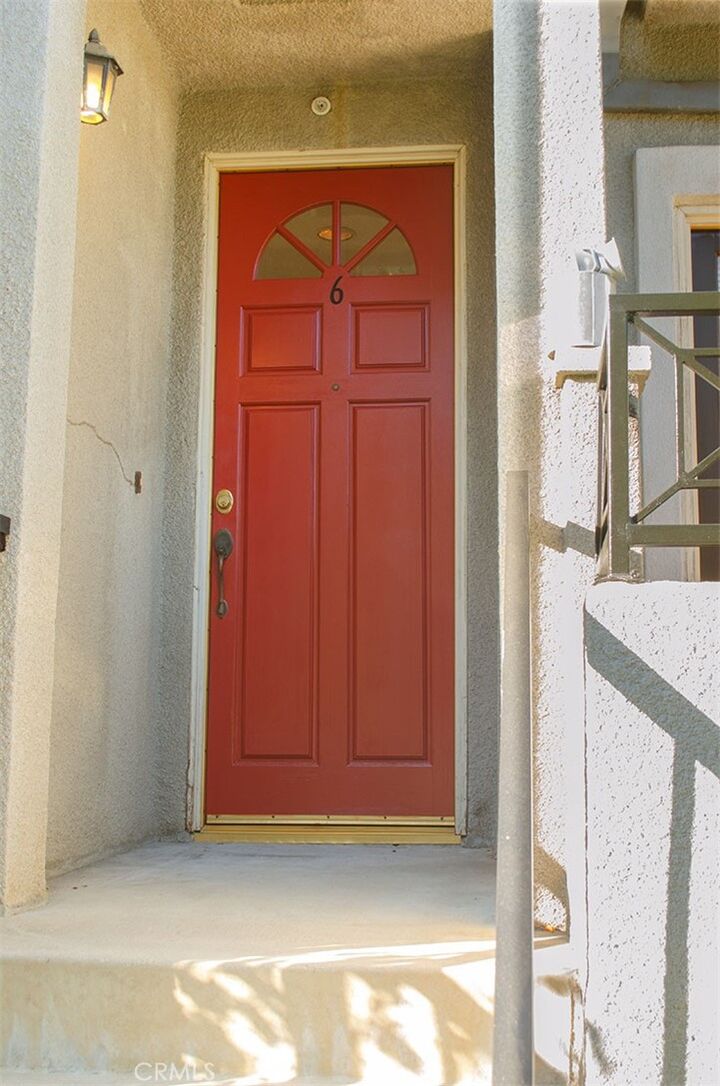Property Photo:  240 S Mentor Avenue 6  CA 91106 