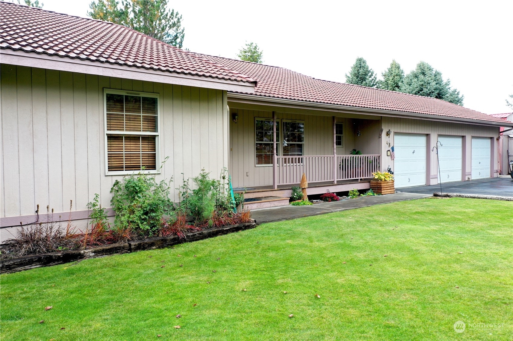 Property Photo:  43 Orchard View Drive  WA 98841 