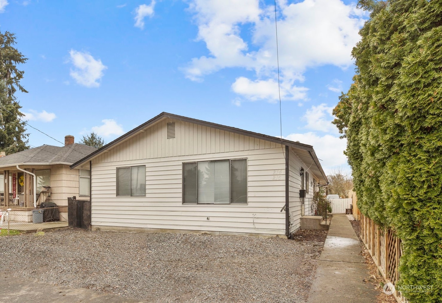 Property Photo:  214 Burnett Avenue N  WA 98057 