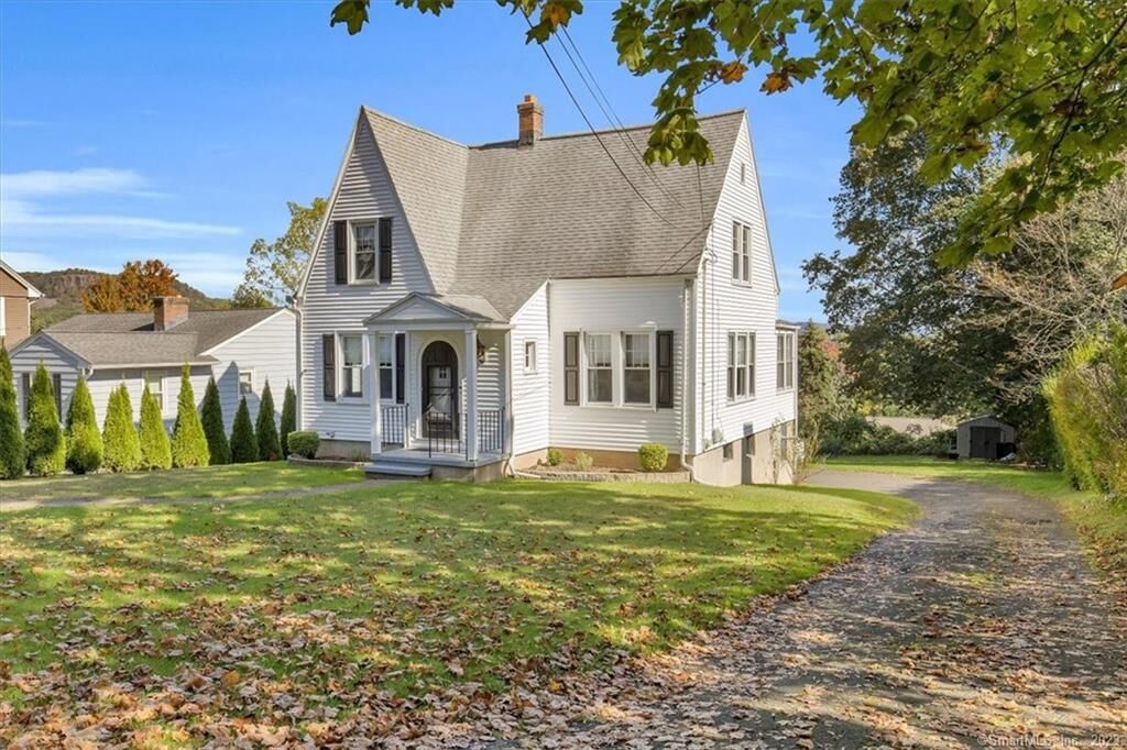 Property Photo:  134 Eaton Avenue  CT 06451 