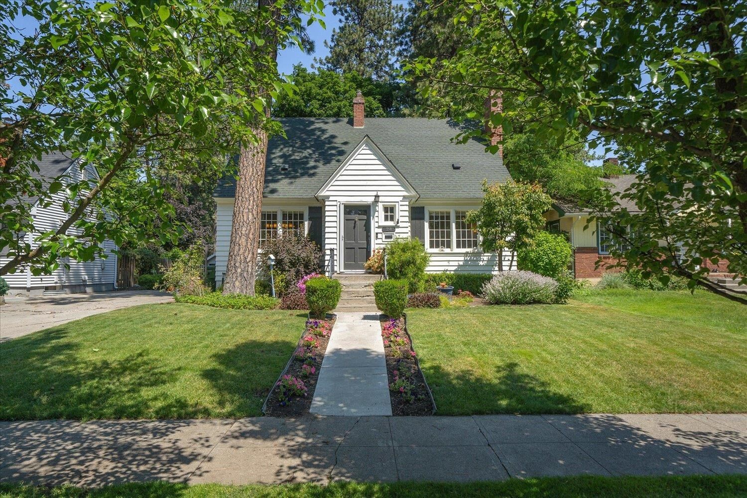 House for sale in Spokane 24 W 26th Ave, Spokane, WA 99203