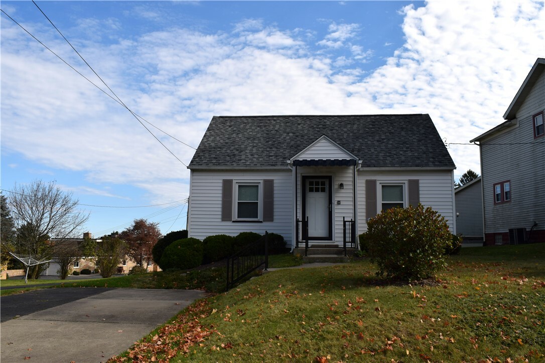 Property Photo:  424 Greenville Ave  PA 16137 