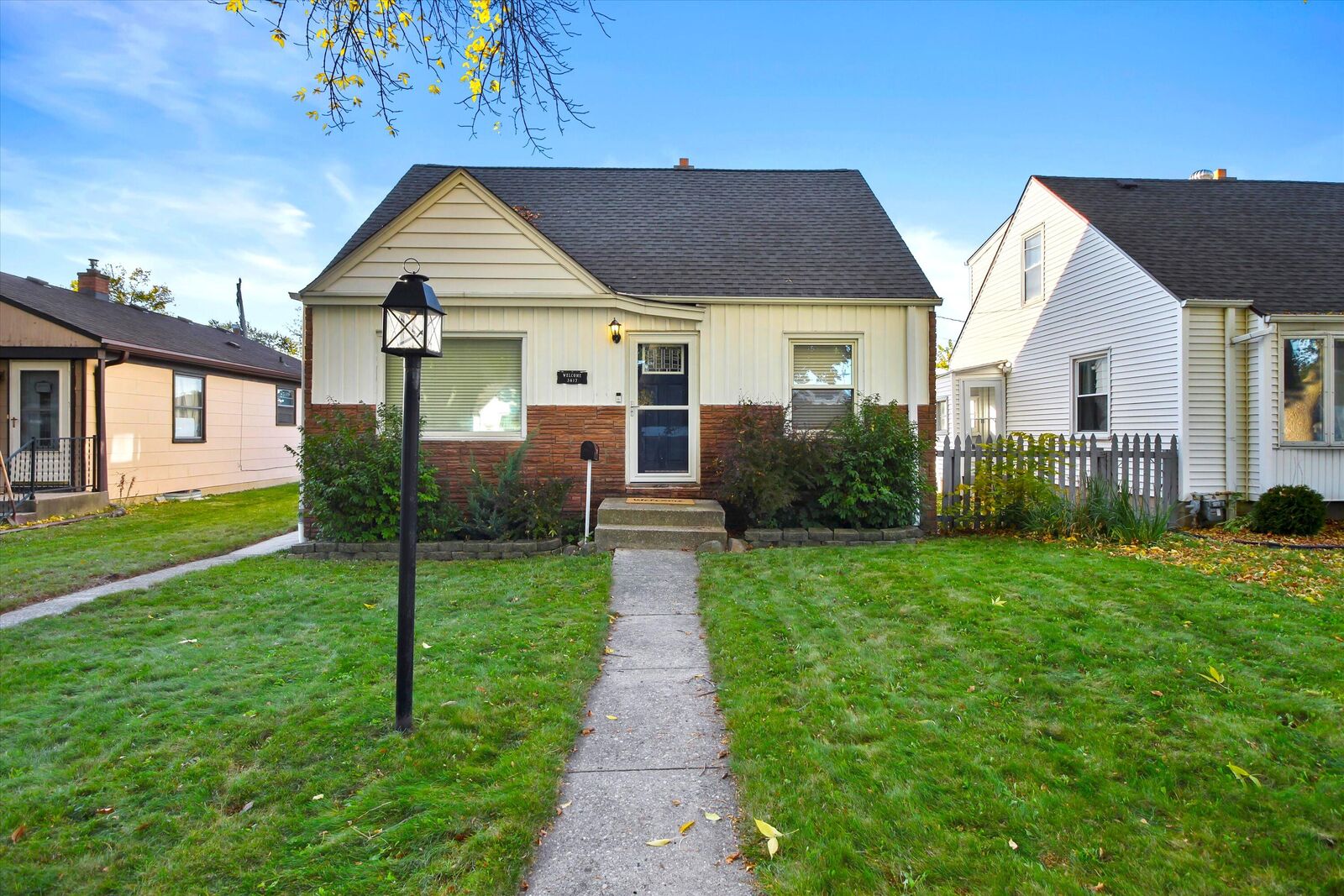 Property Photo: 3617 N 91st St WI 53222