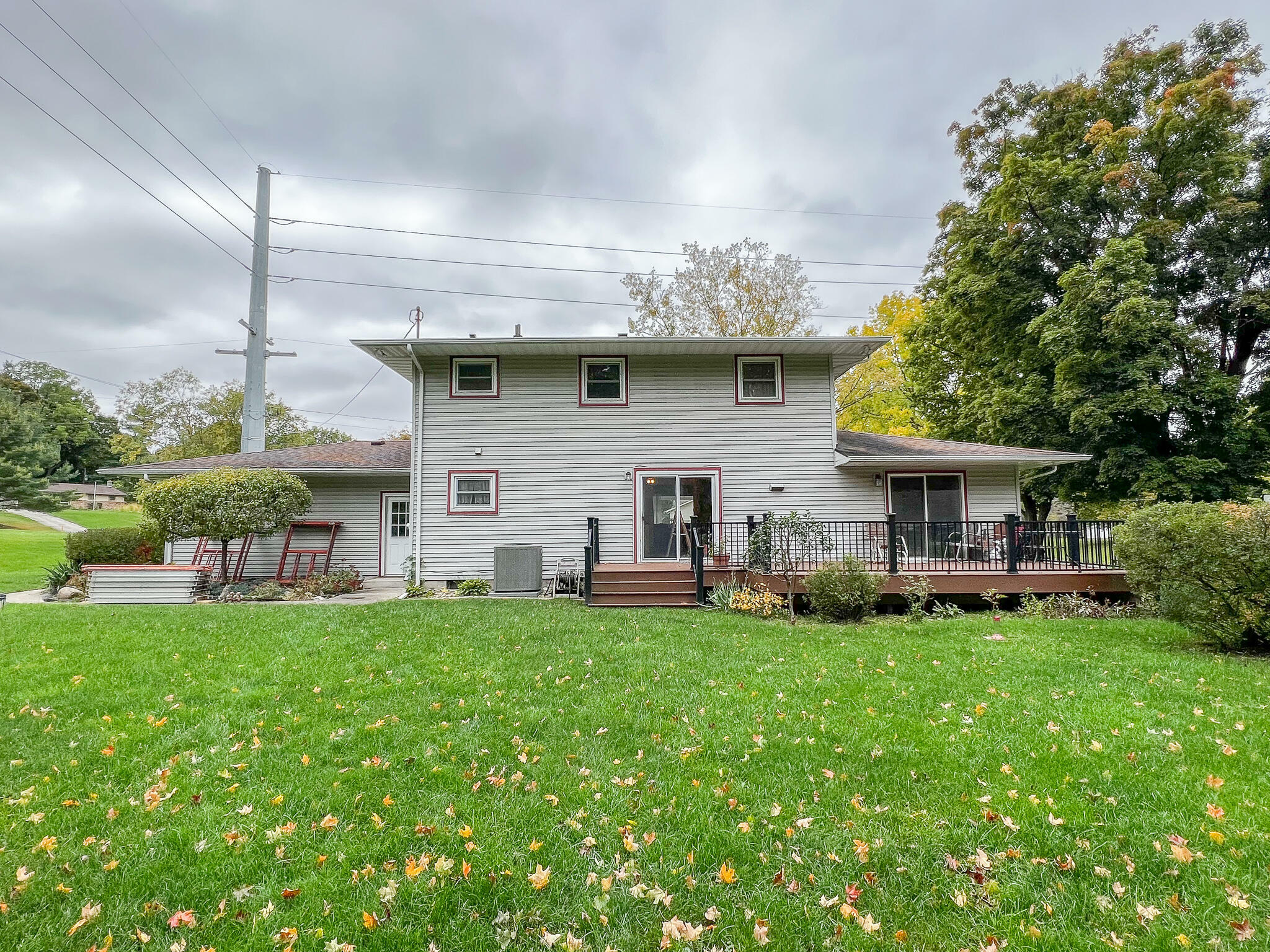 Property Photo: 505 Woodland Drive MI 49107
