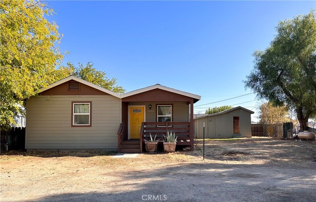 Property Photo:  1502 K  CA 93451 