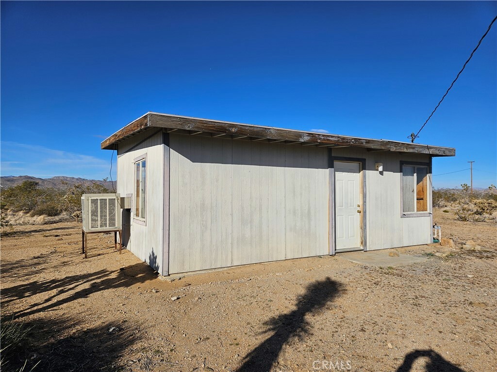 Property Photo:  2135 Road Runner Lane  CA 92285 