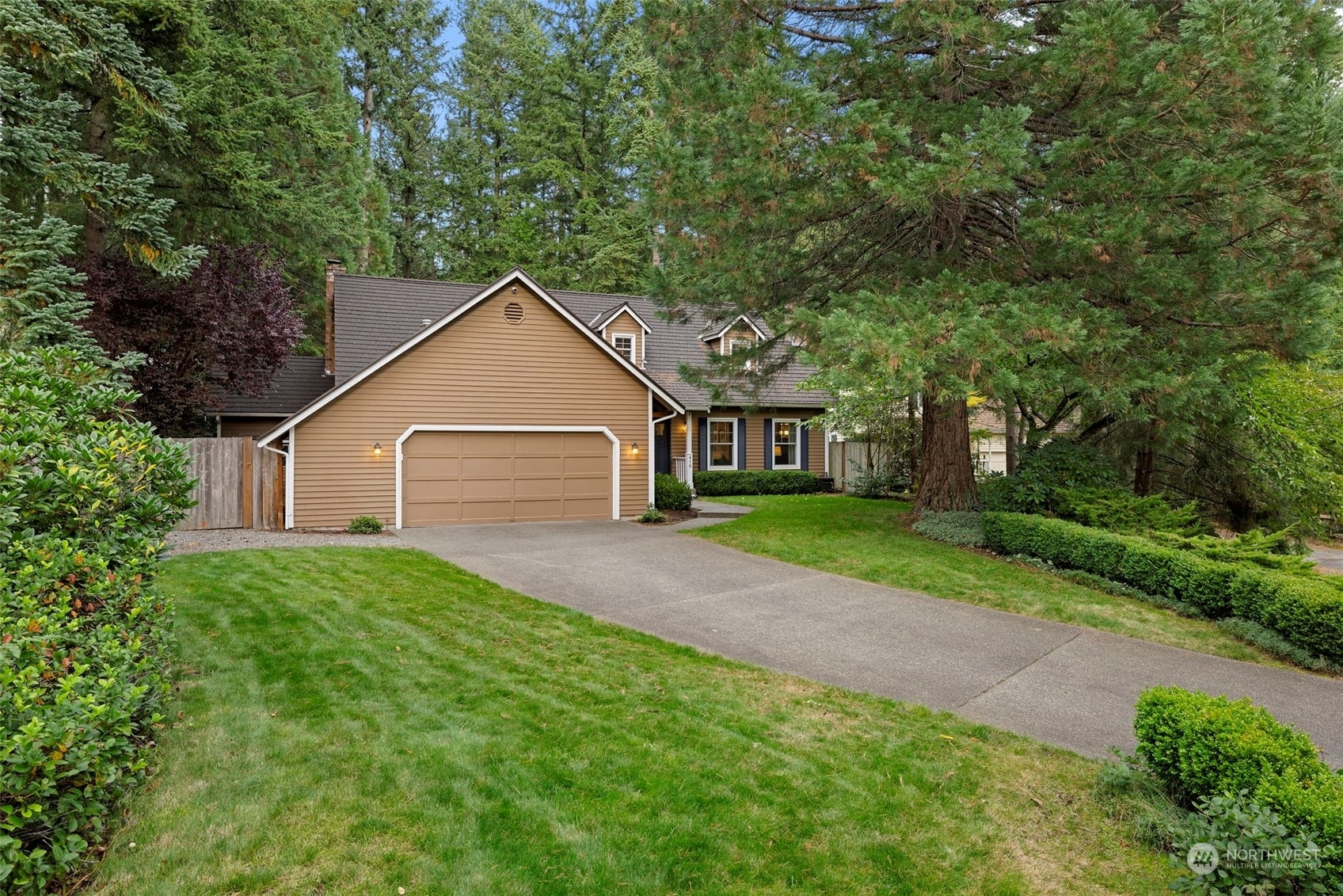 Property Photo: 418 239th Avenue NE WA 98074